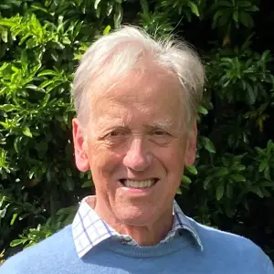 Dr Andrew Powell, MA (Cantab), MB BChir, MRCP, FRCPsych